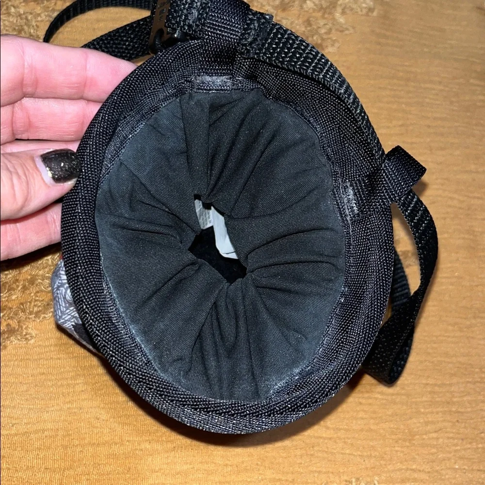 prAna GRAPHIC CHALK BAG w/ BELT Unisex BEAR HUG - Picture 3 of 4